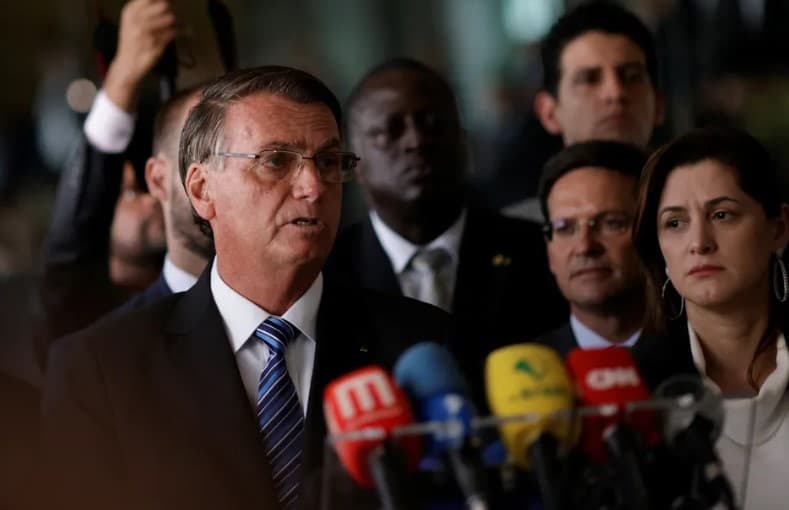 Após pronunciamento, Bolsonaro vai ao STF