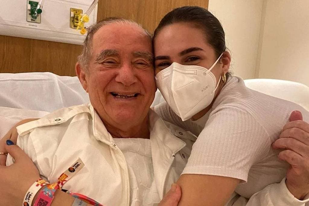 VÍDEO: Renato Aragão tranquiliza fãs: ‘Estou muito bem'