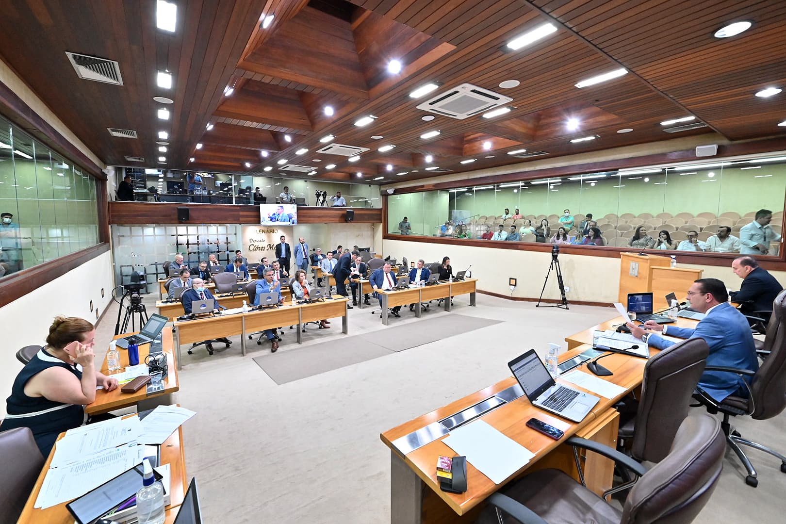 Maioria dos deputados aprova regime de urgência para votação do projeto sobre reajuste do ICMS no RN.