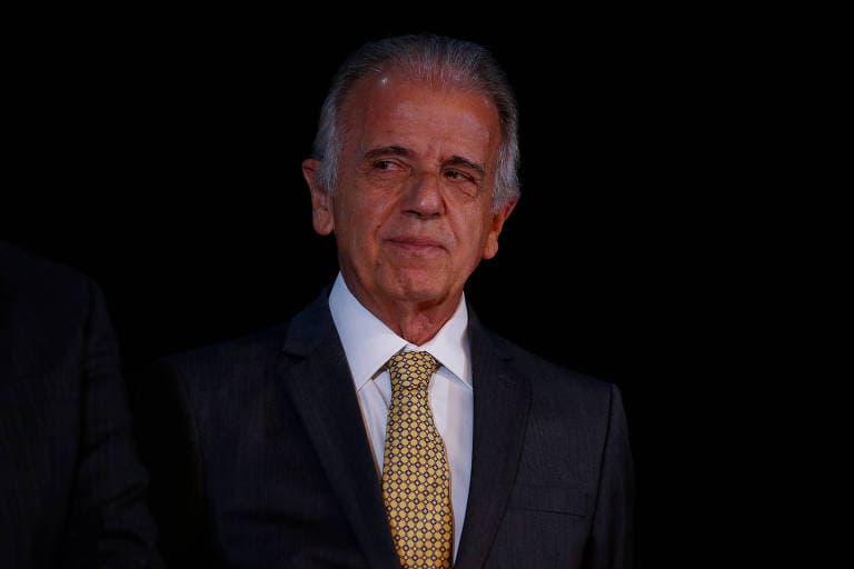 Múcio acerta troca no Exército e na Marinha antes da posse de Lula