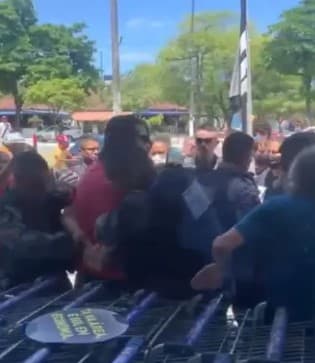 VÍDEO E FOTOS: Integrantes do MLB também invadiram supermercados em outras capitais do país; manifestantes foram presos em João Pessoa
