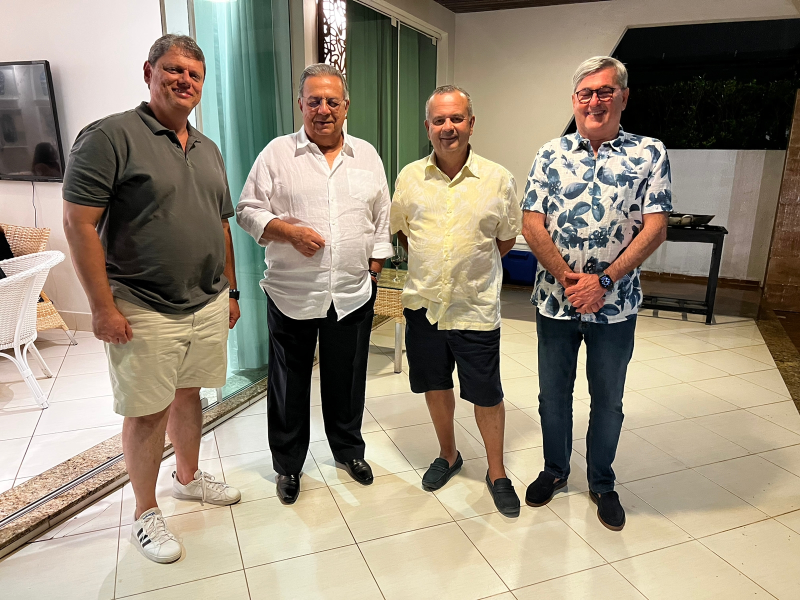 Rogério Marinho recebe Tarcísio de Freitas em Natal