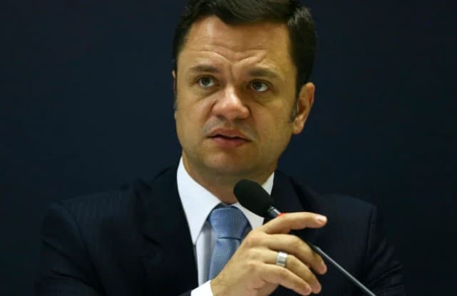 Anderson Torres aciona PF para auxiliar apuração sobre bomba em Brasília