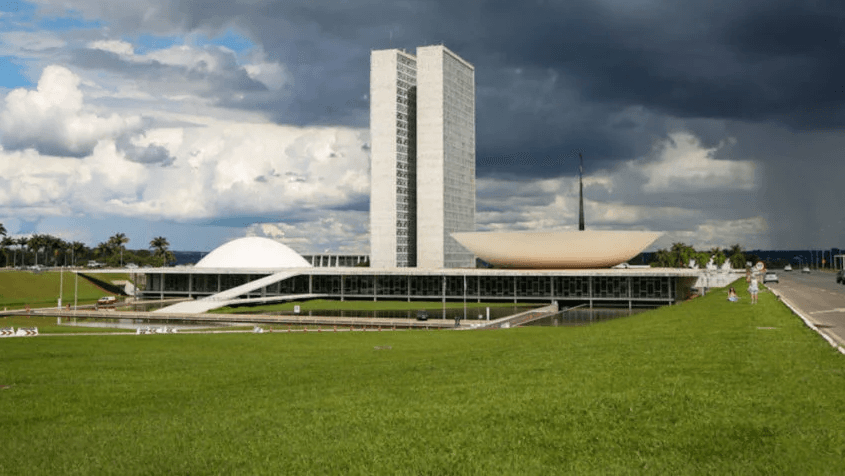 Câmara analisa PEC fura-teto, ainda sem consenso entre deputados