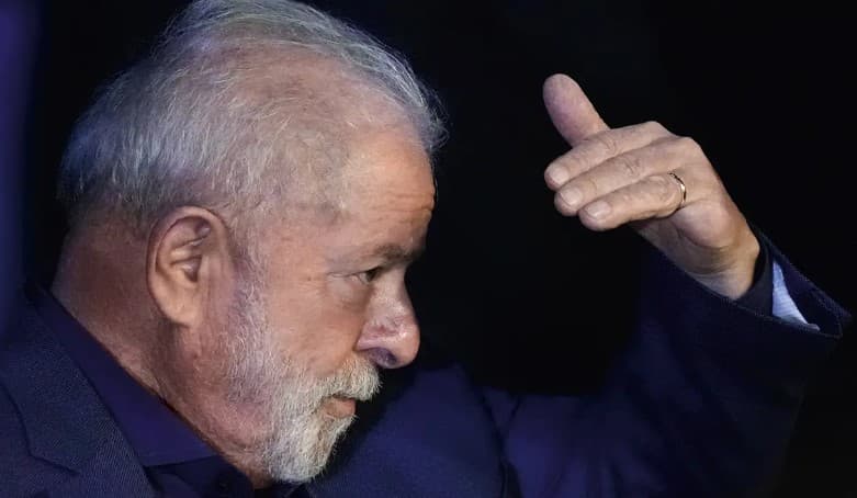 Com R$ 30 milhões em dívidas, PT venderá “kit lembrança” na posse de Lula