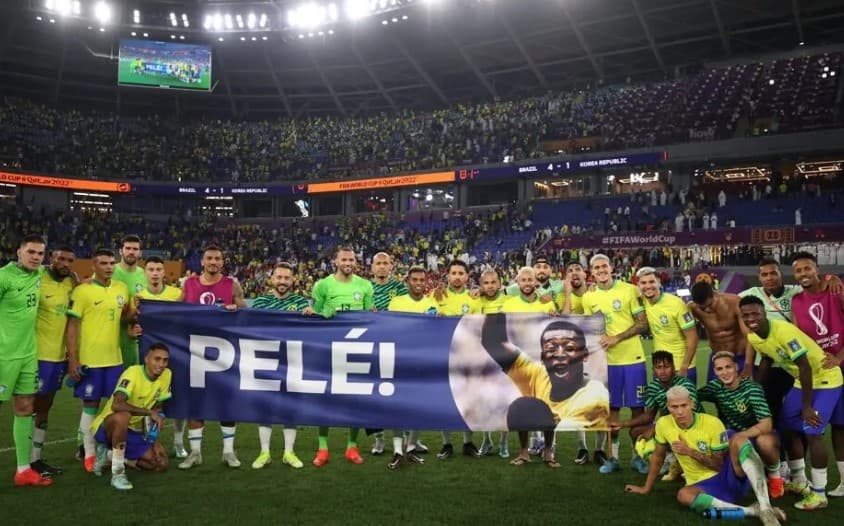 Após goleada sobre a Coreia do Sul, jogadores do Brasil prestam homenagem e dedicam vitória a Pelé