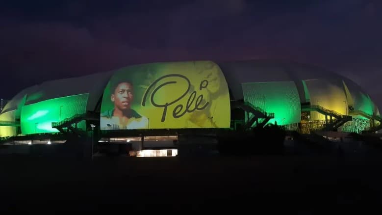 HOMENAGEM AO REI DO FUTEBOL: Imagem de Pelé é projetada na Arena das Dunas