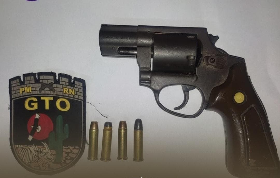 Após denúncia de agressão contra mulher, homem é preso por porte ilegal de arma no RN