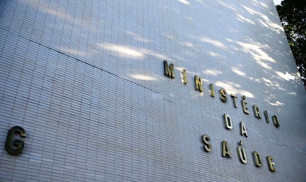 Vacinas para crianças até 4 anos estão esgotadas, diz ministério