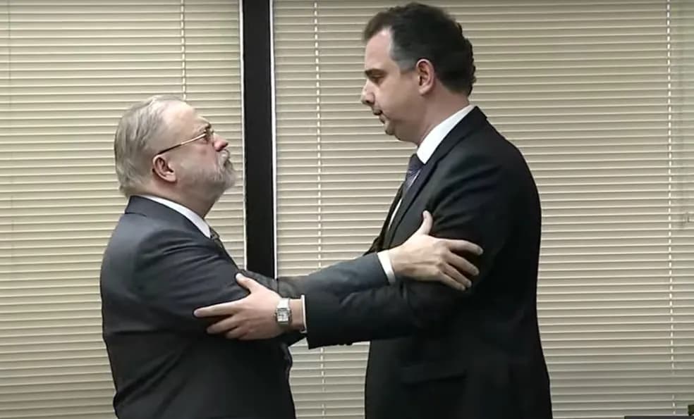 Presidente do Senado entrega ao procurador-geral da República dados de invasores do Congresso e sugere sequestro de bens e bloqueios de ativos