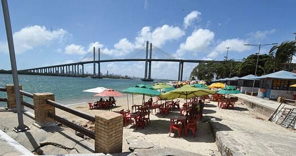 Quiosqueiros da Redinha lutam para se manter na orla