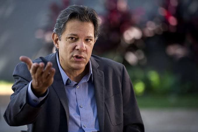 ‘Não existe proposta de moeda única do Mercosul, vai se informar primeiro’, diz Haddad a jornalistas