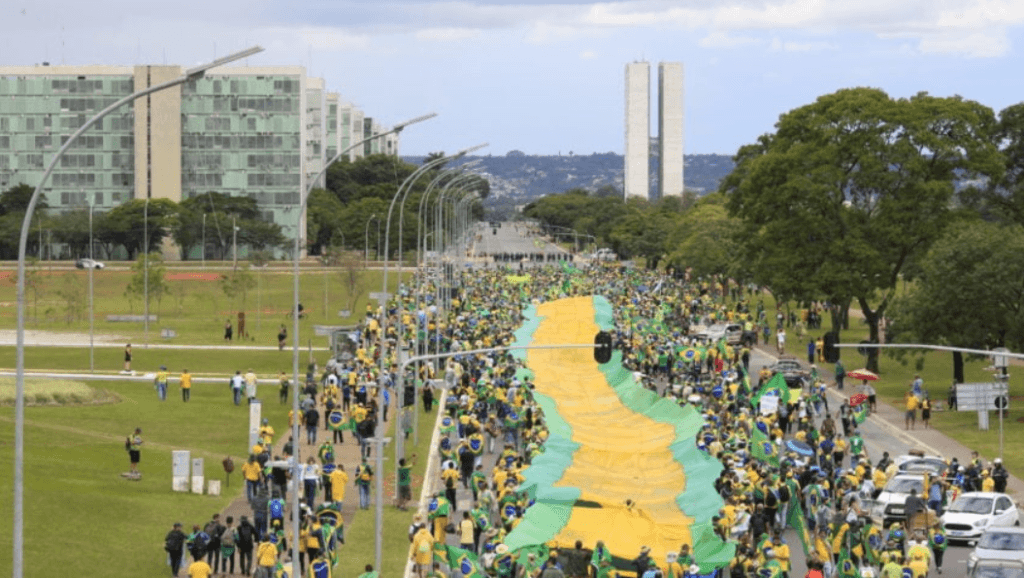 VÍDEO: Manifestantes dizem em vídeos que muitos não queriam depredar