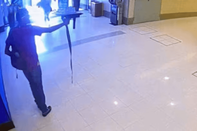 Armados, ladrões invadem shopping de SP e roubam R$ 1 milhão em celulares