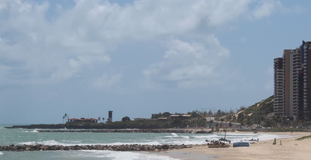 Trecho da praia de Areia Preta e dos Rios Pirangi e Pium estão impróprios para banho, aponta boletim do Idema