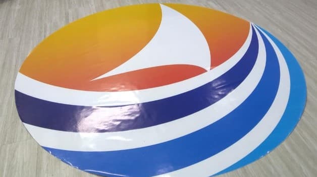 Equipe da TV Ponta Negra é intimidada e sofre tentativa de agressão física por manifestantes em frente ao 16 RI