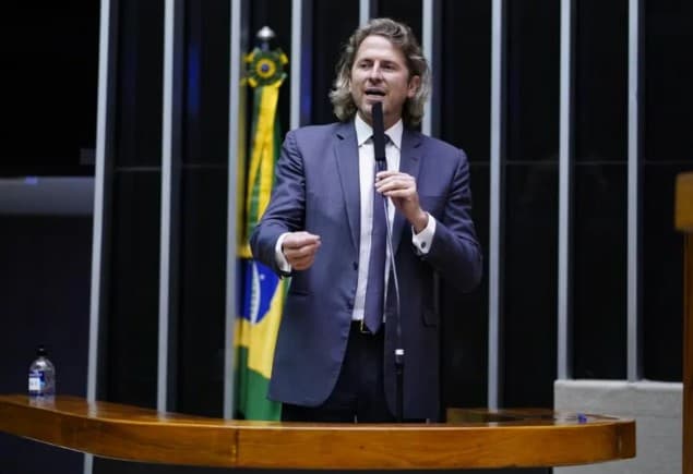 PT escolhe filho de Zé Dirceu para liderar bancada do partido na Câmara no primeiro ano do governo Lula
