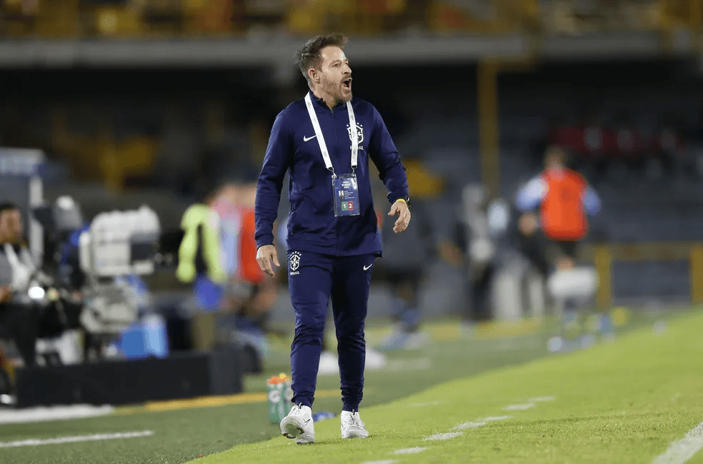 Brasil terá Ramon como técnico interino em amistoso contra o Marrocos