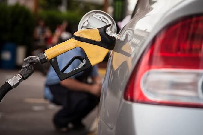 Fazenda sinaliza volta dos impostos federais sobre a gasolina em março; veja impacto nos preços