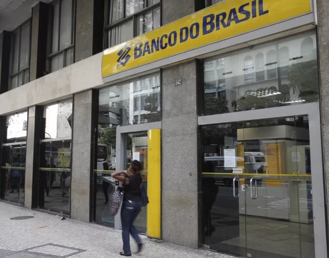 Banco do Brasil tem lucro de R$ 9 bi, alta de 8% no trimestre e 52% em 12 meses