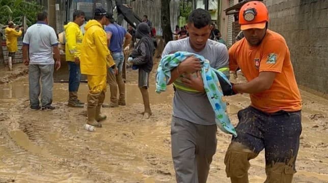Sobe para 24 o número de mortos em decorrência das fortes chuvas no Litoral Norte de SP