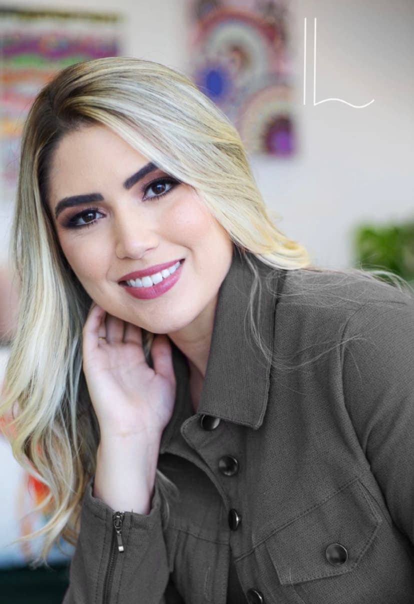 Referência em implante capilar, a Dra Ingrid Lins alerta para os cuidados na hora de escolher onde fazer o procedimento