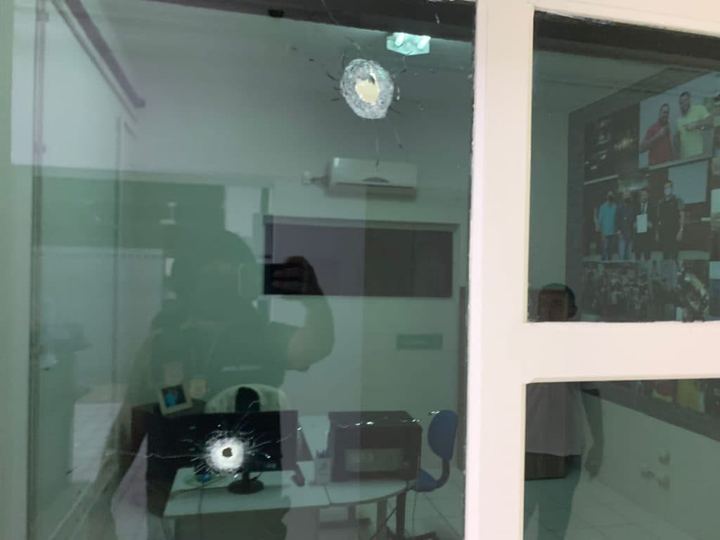 FOTOS: Veja como ficou a Câmara Municipal de Caicó após ataques a tiros