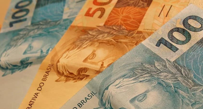 Volume de saques da poupança registra maior nível para fevereiro em 28 anos, diz Banco Central