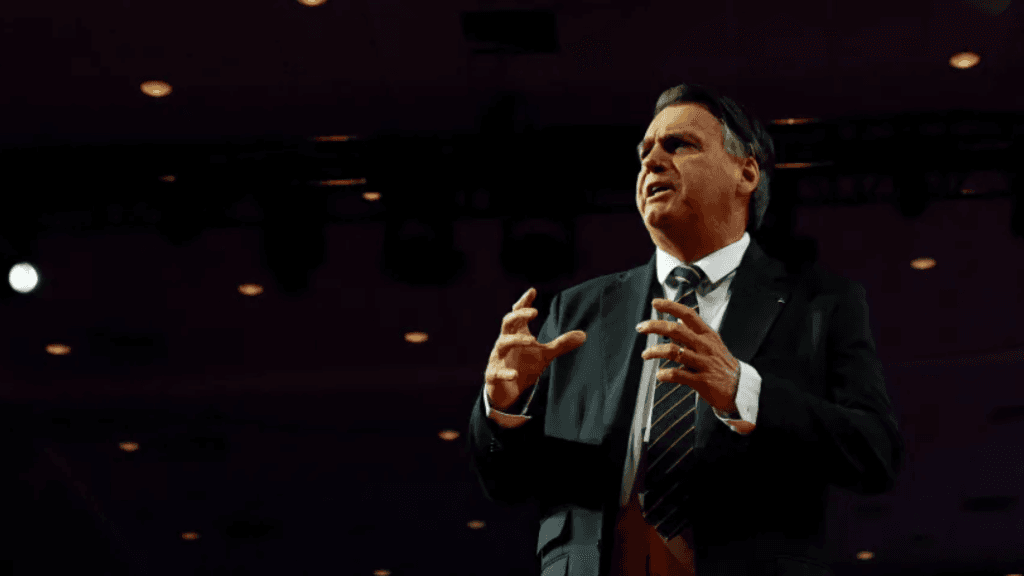 Bolsonaro deve desembarcar no Brasil dia 30 de março