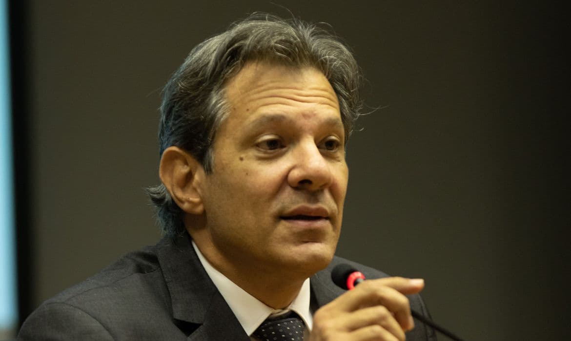 Governo quer taxar apostas online para compensar nova tabela do Imposto de Renda