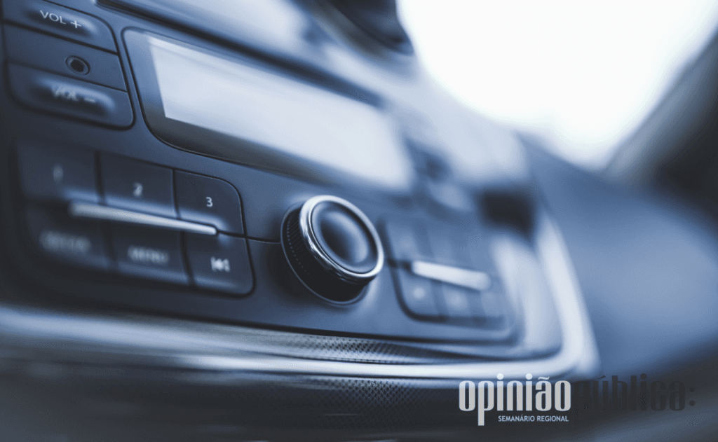 EUA: Consumo de Rádio ultrapassa TV, na faixa 18-49 anos, pela primeira vez na história dos media