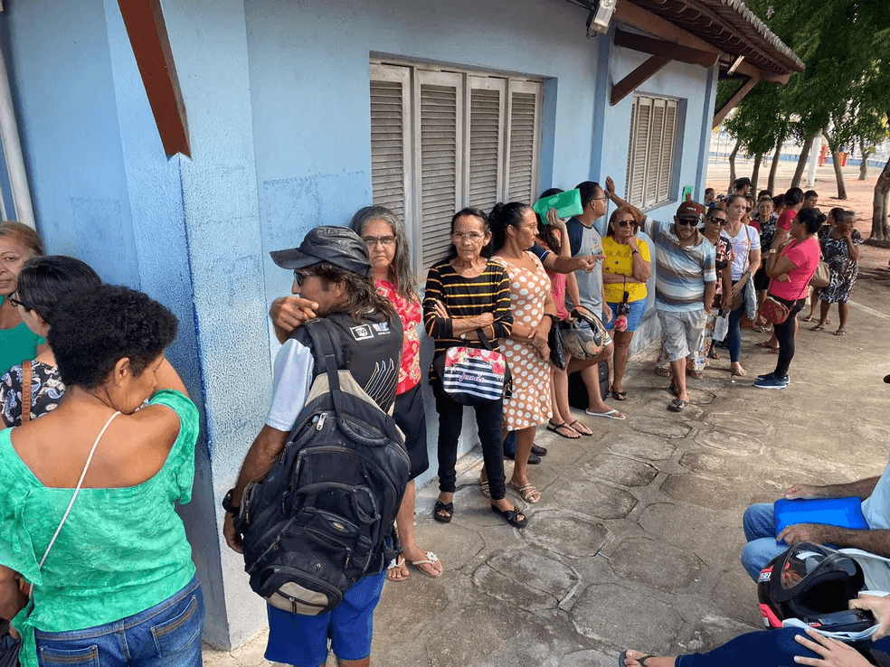Unidade do CadÚnico de Natal registra longas filas após bloqueio do Bolsa Família