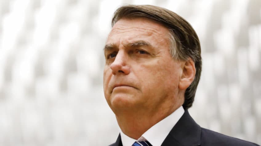 Moraes determina depoimento de Bolsonaro à PF sobre 8 de Janeiro