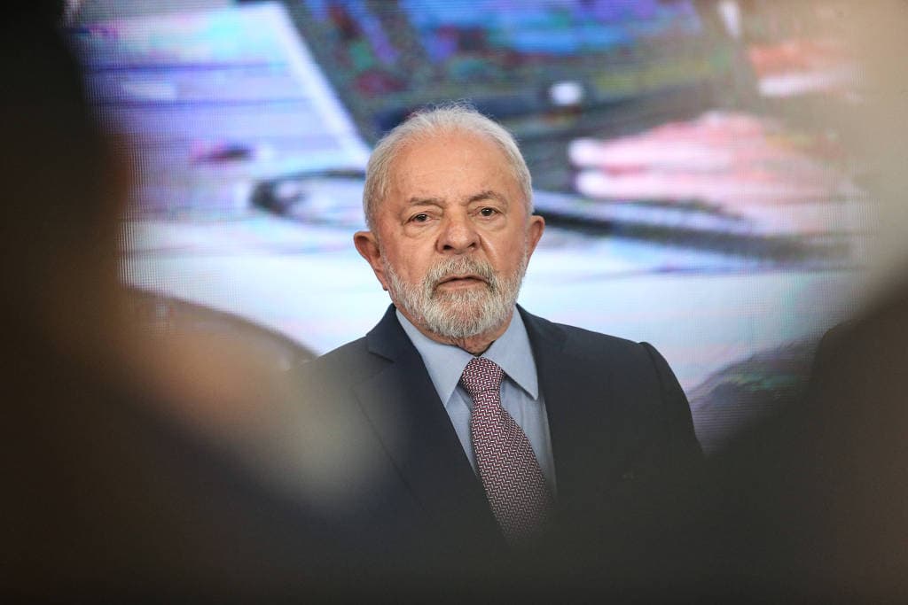 Lula vai a Portugal sob protestos da ultradireita e repercussão negativa de falas sobre Guerra da Ucrânia