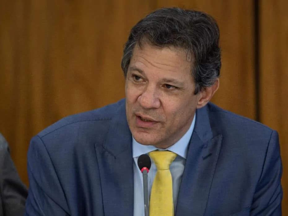 Governo recua e decide manter isenção para transações internacionais entre pessoas físicas até US$ 50, diz Haddad