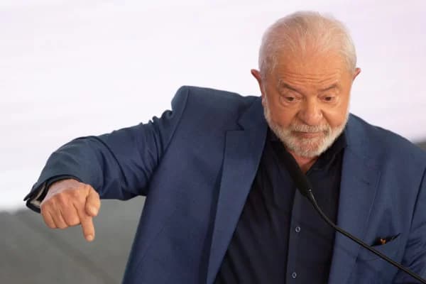 Governo Lula terá de explicar sofá de R$ 65 mil para o Alvorada
