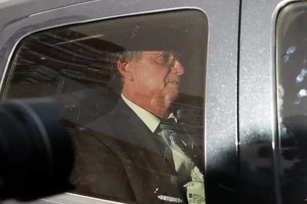 PF marca para a próxima quarta-feira depoimento de Bolsonaro em inquérito sobre atos golpistas