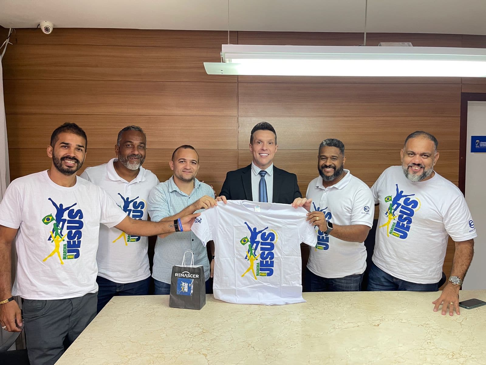 Presidente da Câmara de Natal firma compromisso com a Marcha Para Jesus em reunião com coordenadores do evento