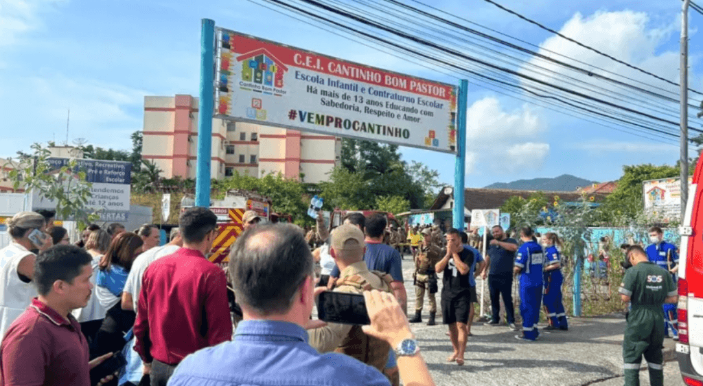 Professora que ajudou a resgatar alunos durante ataque a creche em SC sofre infarto