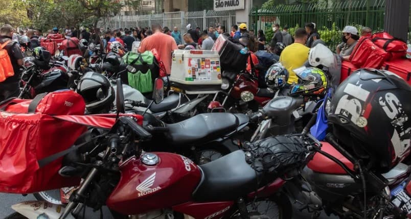 Brasil tem 1,6 milhão de pessoas trabalhando como entregadores ou motoristas de aplicativos, mostra pesquisa