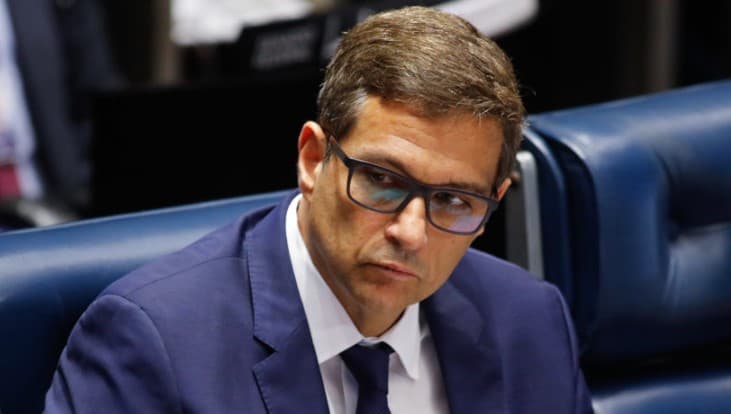 Inflação impacta pobres e Selic não pode ter “canetada”, diz presidente do Banco Central