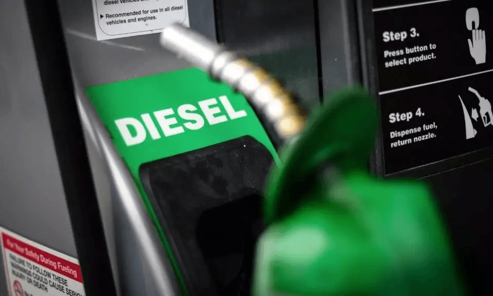 Governo anuncia ajuda de bilhões para reduzir preço do diesel por meio de subvenção, diz Ministério da Fazenda