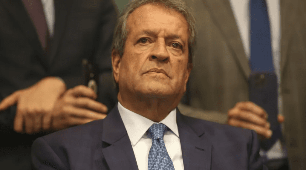 Presidente do PL, Valdemar Costa Neto é internado em hospital de Brasília