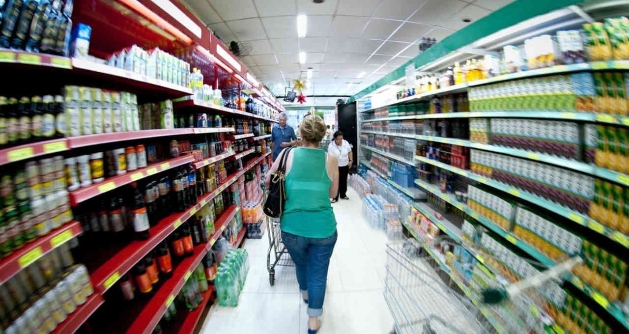 Famílias de classe C gastam um terço da renda com alimentação