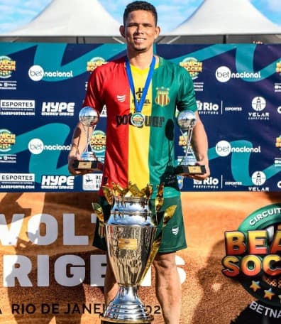 REI DA AREIA: Potiguar Edson Hulk é campeão, artilheiro e melhor jogador do Circuito Brasil de Beach Soccer