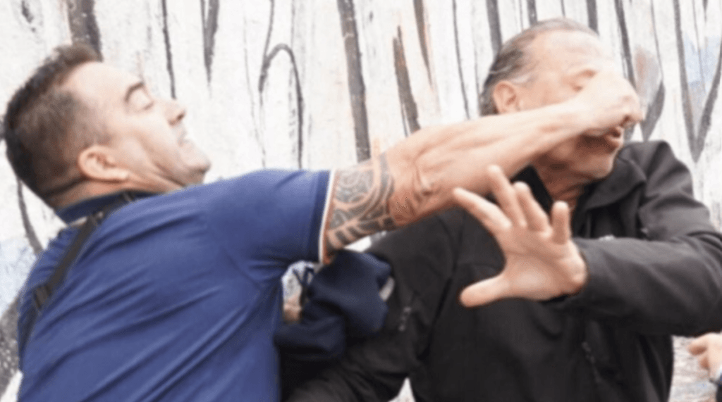 VÍDEO: Ministro argentino é agredido por manifestantes em protesto