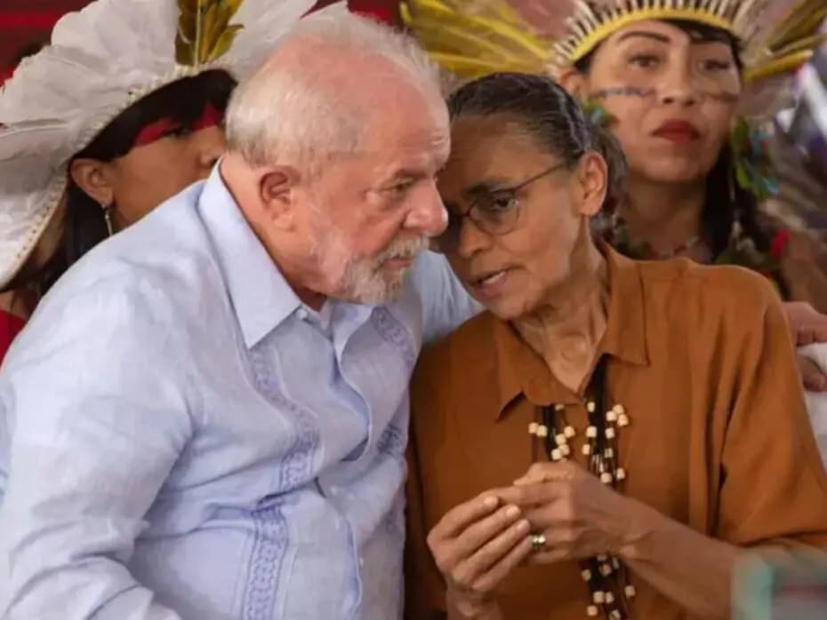 Lula diz a Marina que vai ‘trabalhar’ no Congresso para reverter esvaziamento de ministério