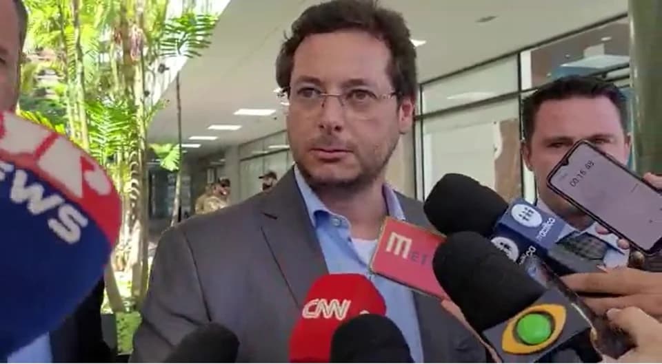 Defesa de Bolsonaro pede acesso aos autos da Operação Venire