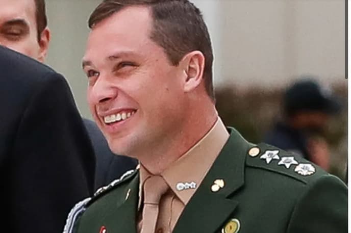 Polícia Federal encontra na casa do coronel Mauro Cid 35 mil dólares e 16 mil reais em espécie