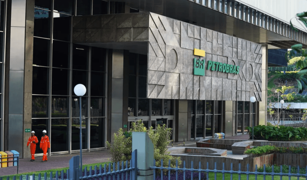 Petrobras reduz preço do gás natural vendido a distribuidoras a partir desta segunda-feira